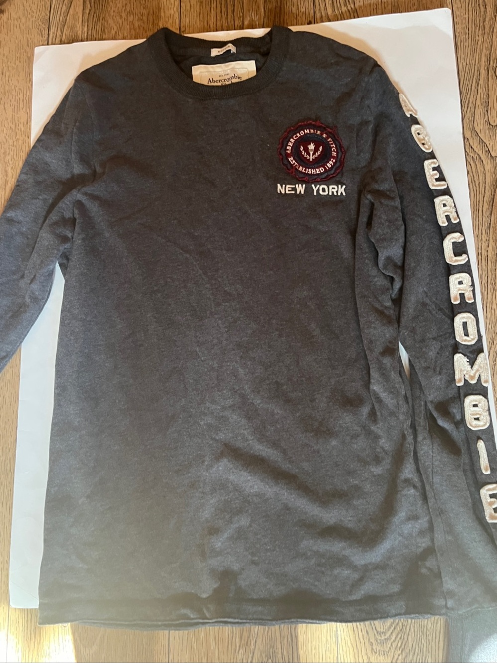 Abercrombie & Fitch Charcoal Gray Long-Sleeve Logo Tee with Sleeve Branding
